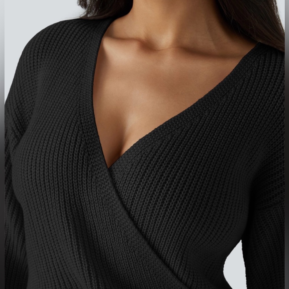 HALARA XL sexy plunge sweater NEW